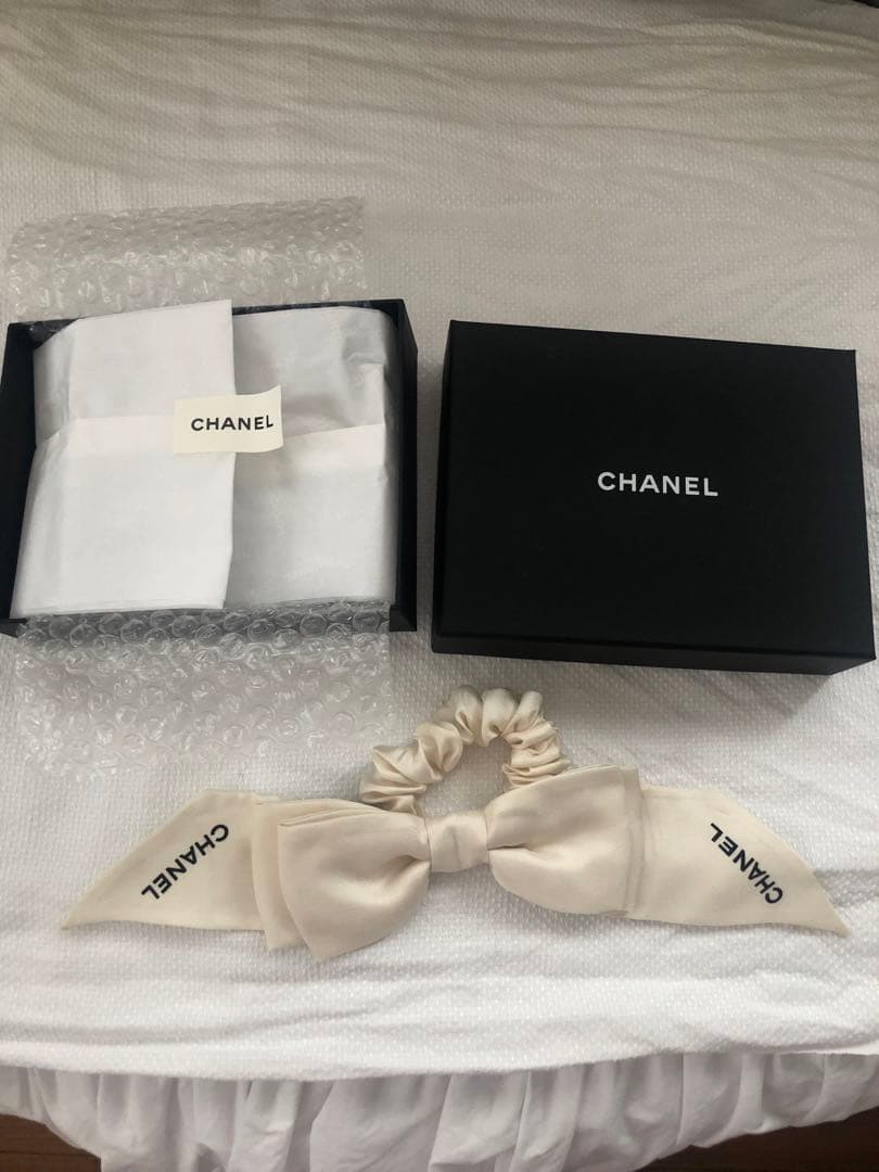 CHANEL アイボリー リボンヘアゴム　スズ，グランマ様こ専用。