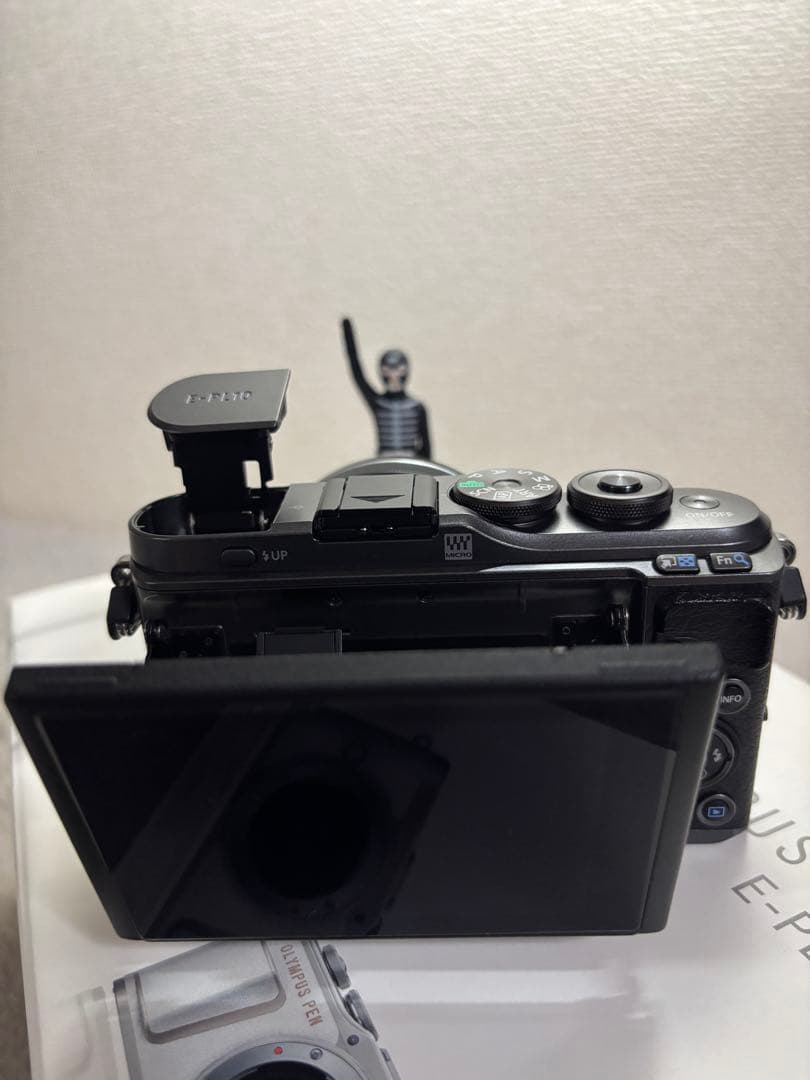 OLYMPUS PEN E-PL10キット レンズ2本付き+1本