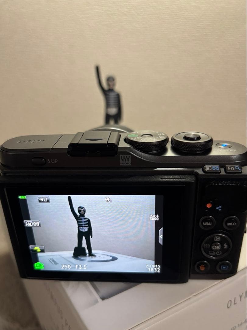 OLYMPUS PEN E-PL10キット レンズ2本付き+1本