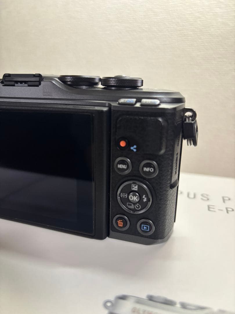 OLYMPUS PEN E-PL10キット レンズ2本付き+1本