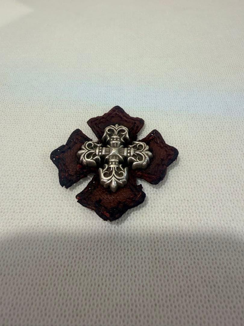 クロムハーツ クロスレザーパッチ シルバーボタン