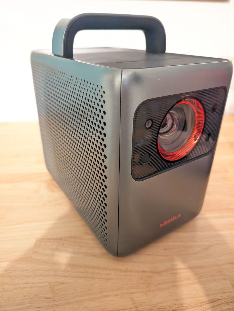 Anker Nebula Cosmos Laser 4K レーザープロジェクター