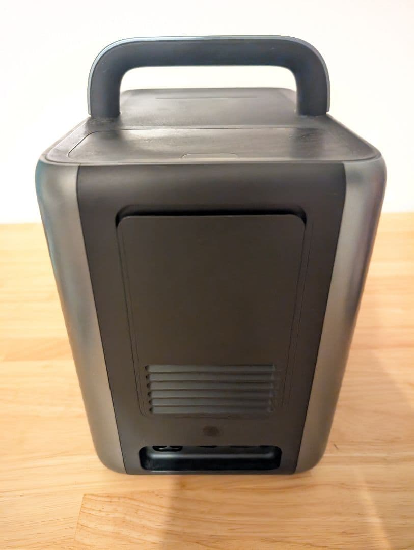 Anker Nebula Cosmos Laser 4K レーザープロジェクター