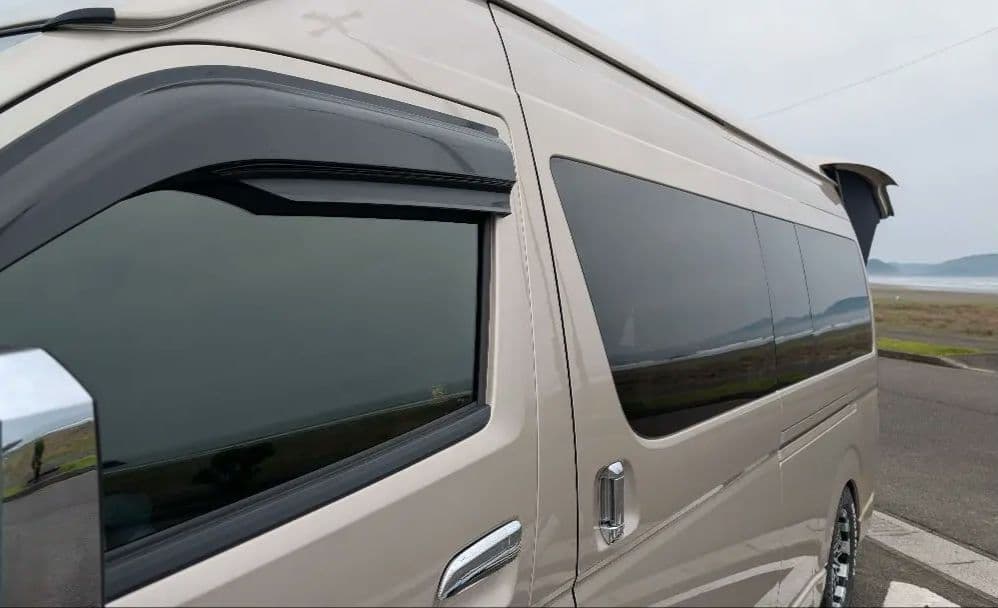 ハイエース　スモーク　15% 脱着フィルム　脱着スモーク　セミスモ　サンシェード