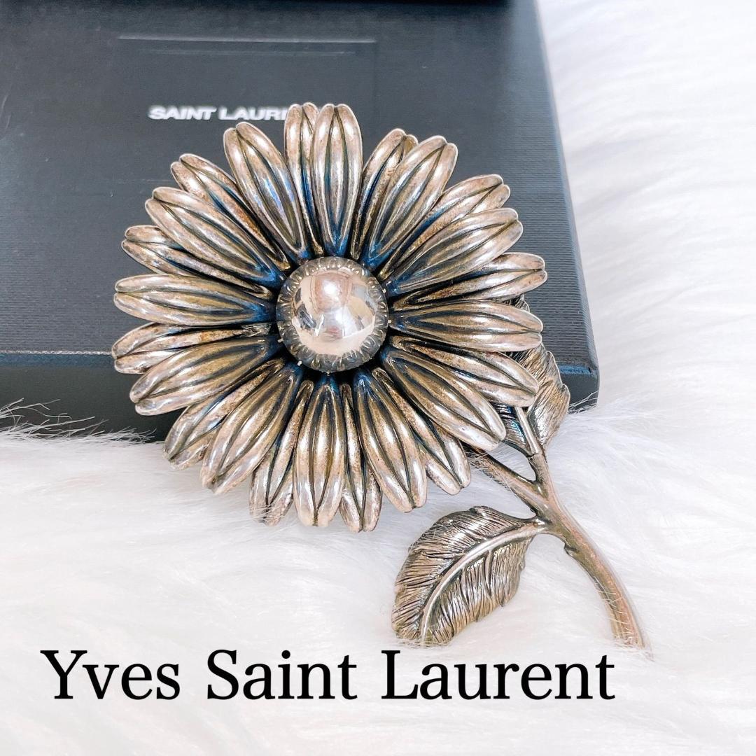 イヴ・サンローラン　フラワーブローチ　Yves Saint Laurent