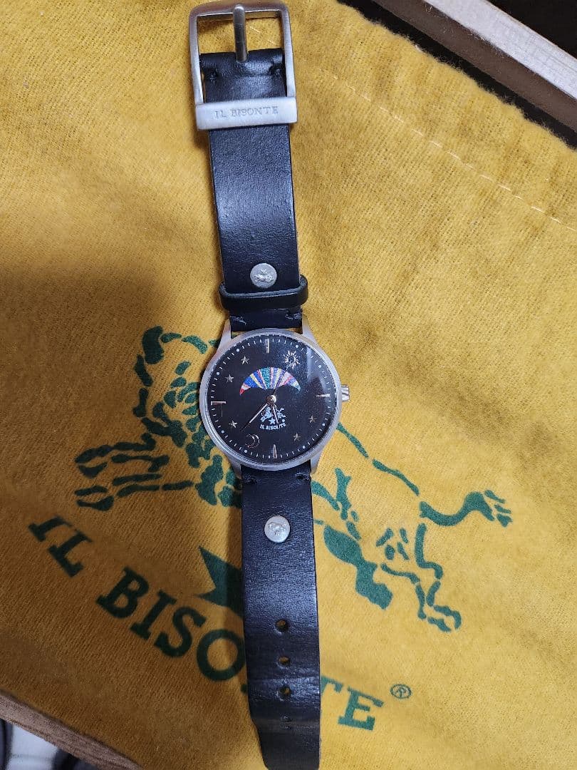 IL BISONTE ブラックレザー腕時計