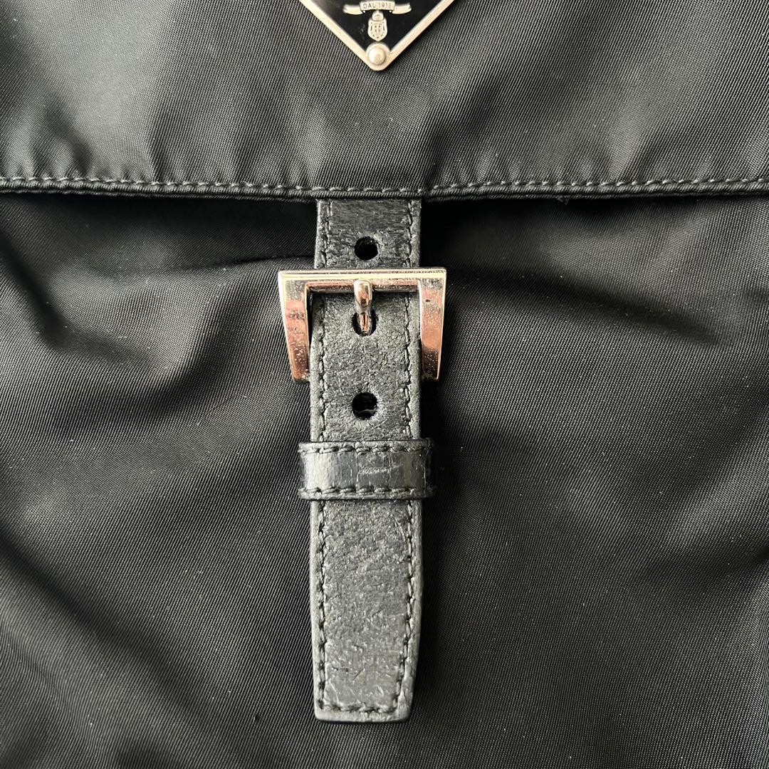 プラダ メッセンジャー ショルダーバッグ ブラック 三角プレート レザー 白タグ