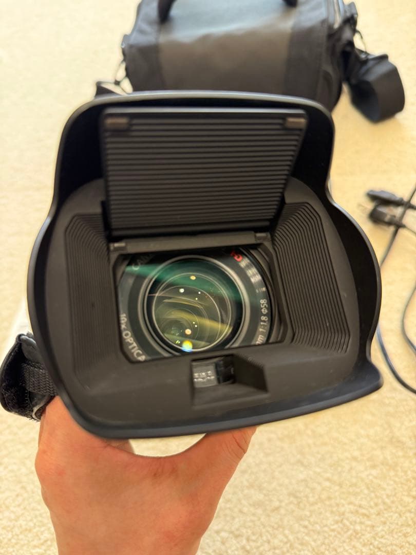 デジタルビデオカメラ　CANON iVIS HF G20＋付属品＋専用バッグ