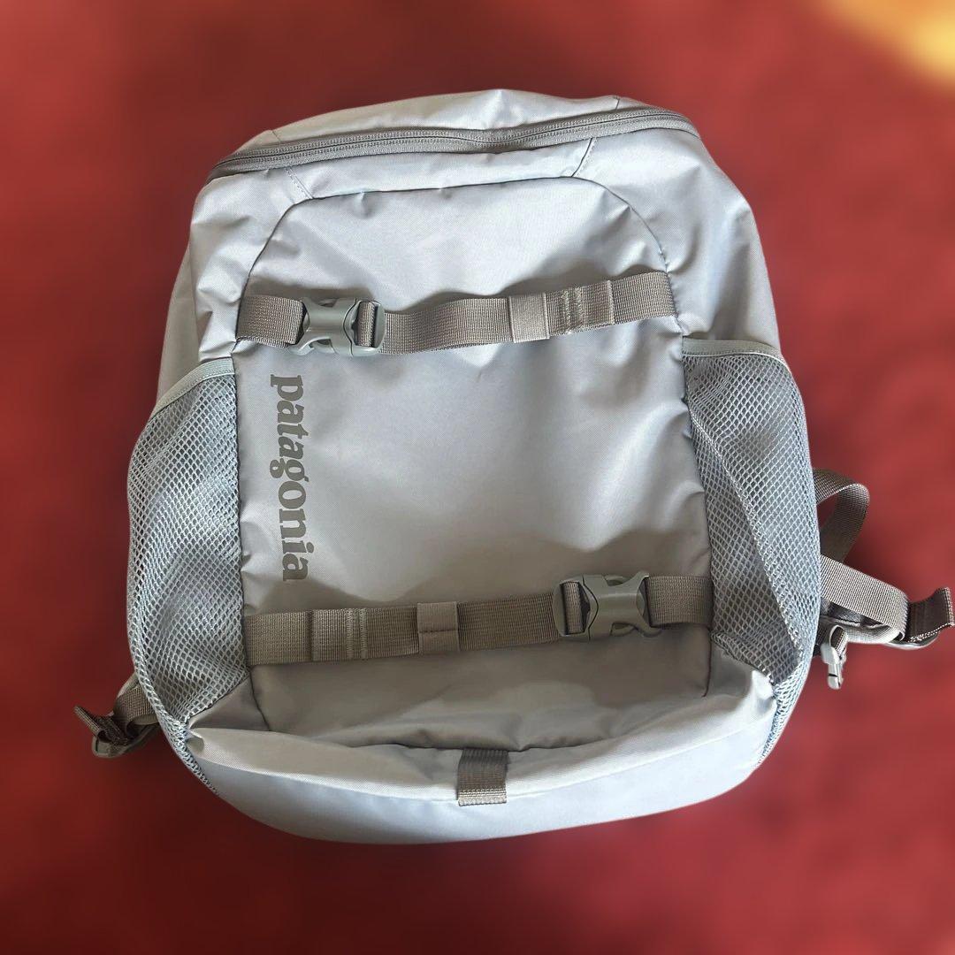 【美品】Patagonia キッズ レフュジート　デイパック18L 水色