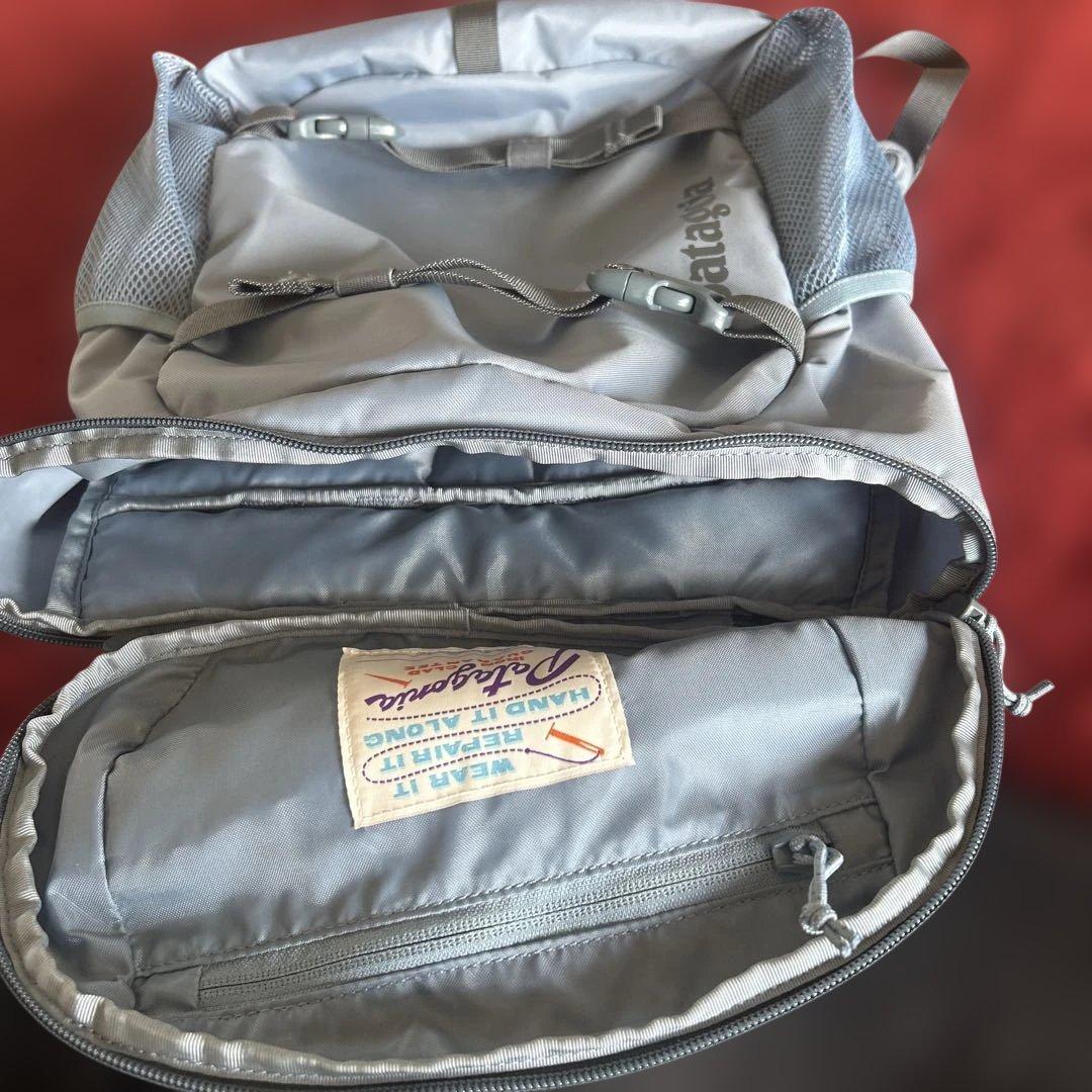 【美品】Patagonia キッズ レフュジート　デイパック18L 水色