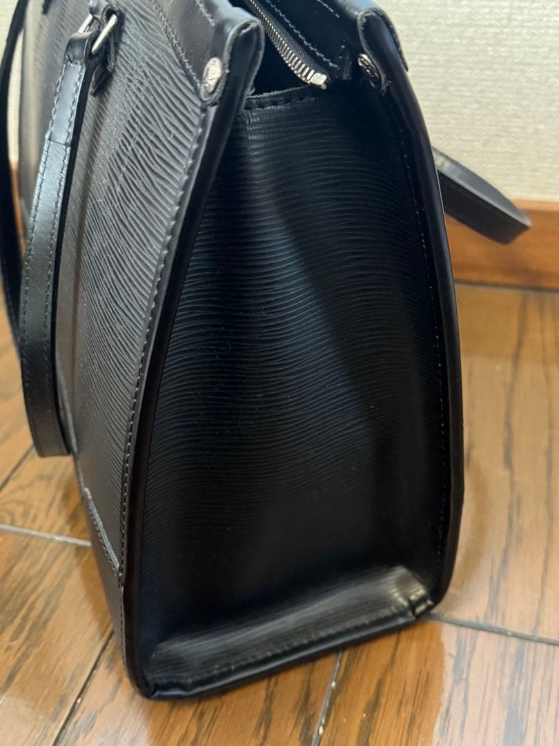 Louis Vuitton エピレザー トートバッグ ブラック