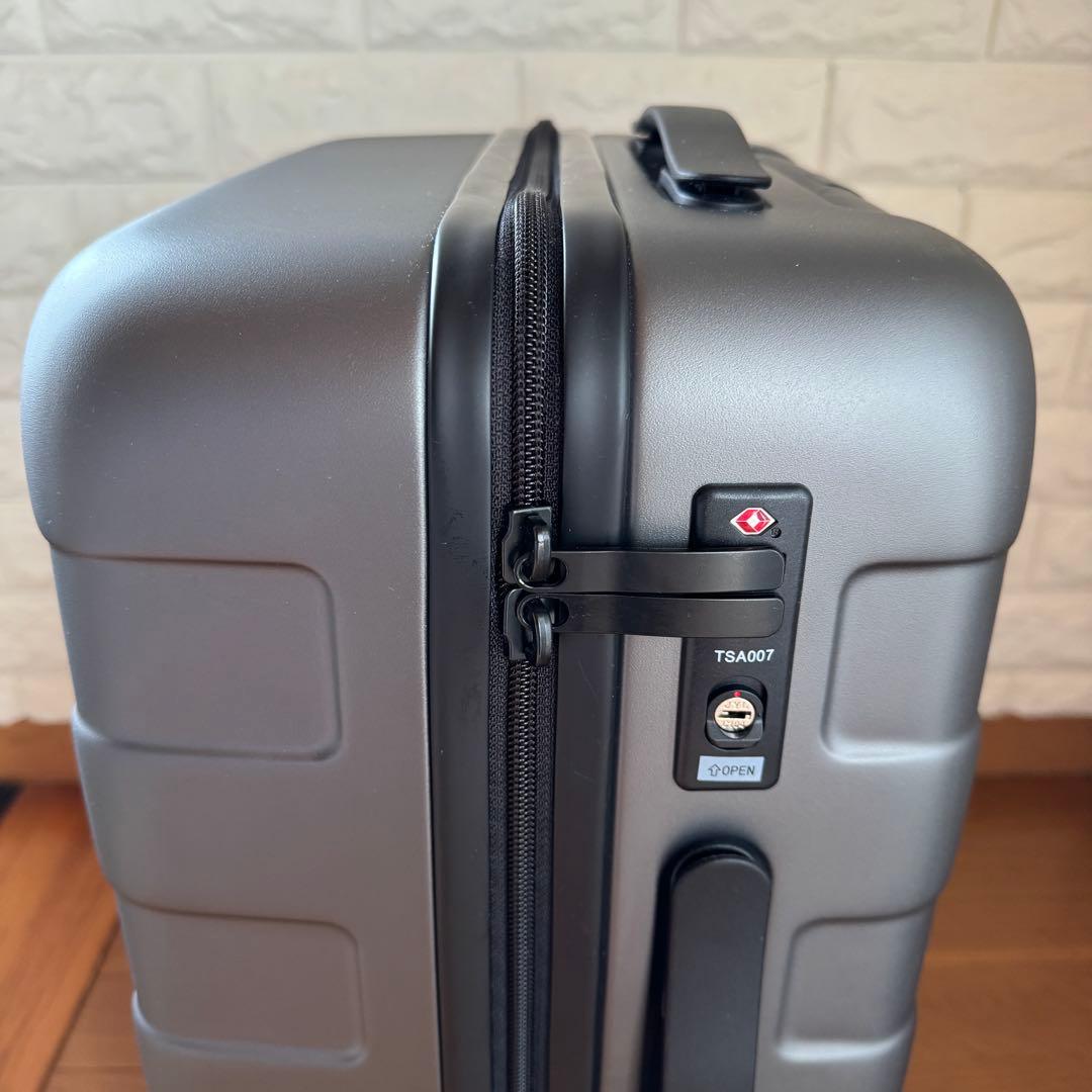 無印良品 バーを自由に調節できる　ハードキャリーケース（３６Ｌ）