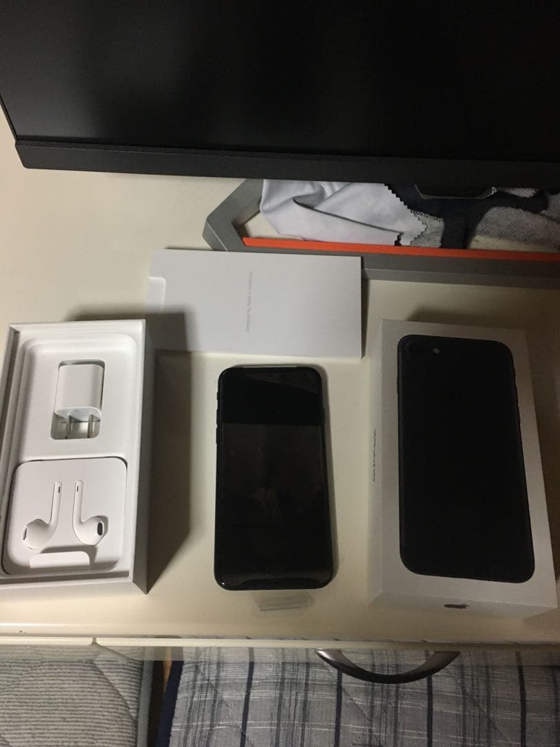 iPhone 7 Black 32 GB SIMフリー