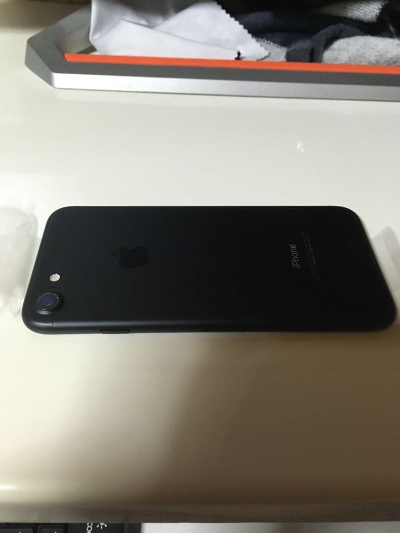 iPhone 7 Black 32 GB SIMフリー