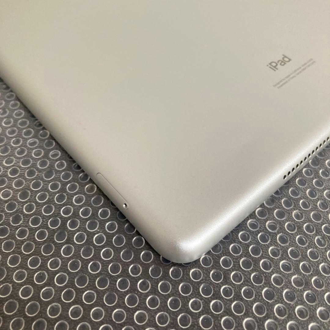 3742【早い者勝ち】電池最良好☆iPad8 第8世代 32GB SIMフリー☆