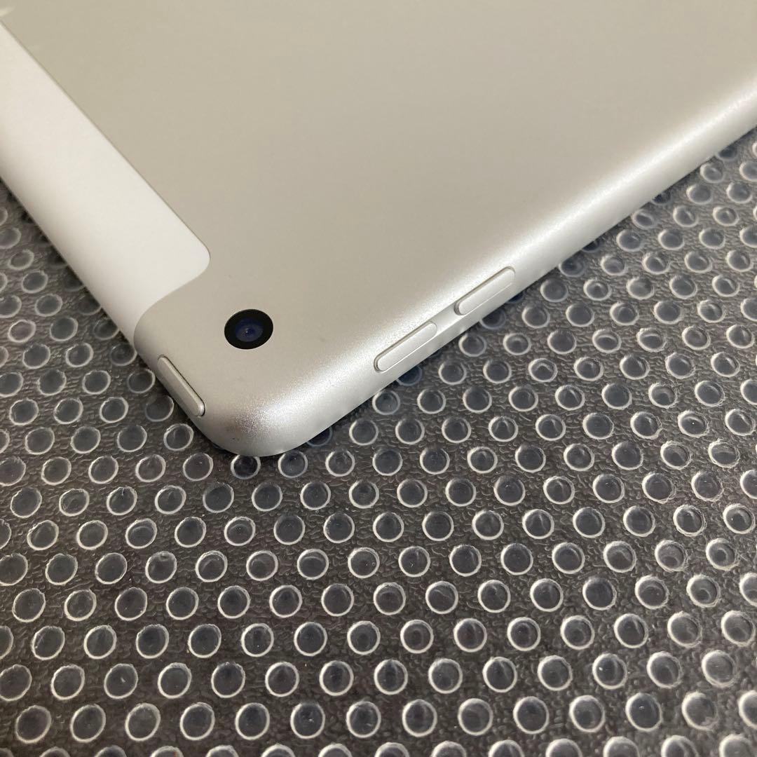 3742【早い者勝ち】電池最良好☆iPad8 第8世代 32GB SIMフリー☆