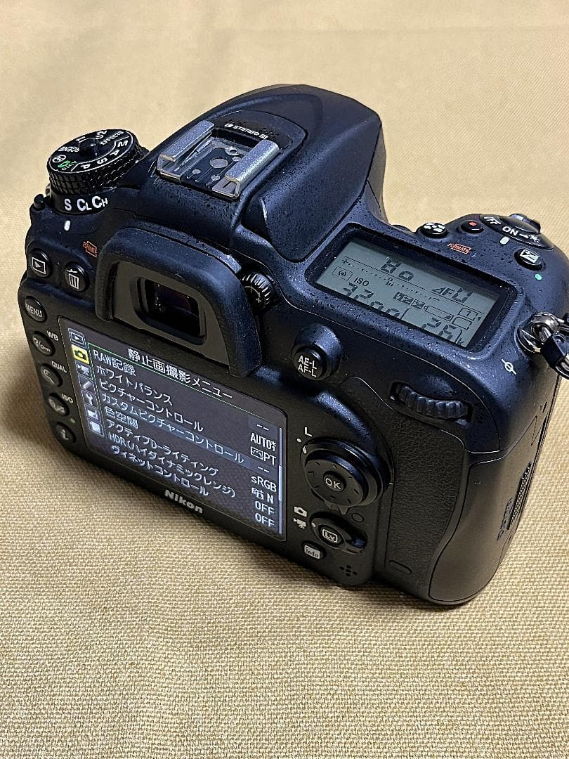 Nikon D7200 デジタル一眼レフカメラ 本体　予備バッテリー付き