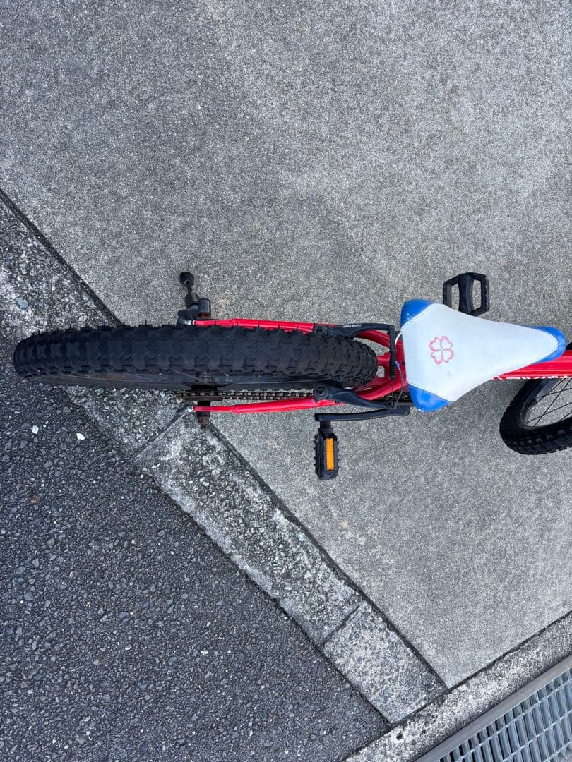 ヨツバサイクル　キッズバイク 20インチ レッド/ブルー