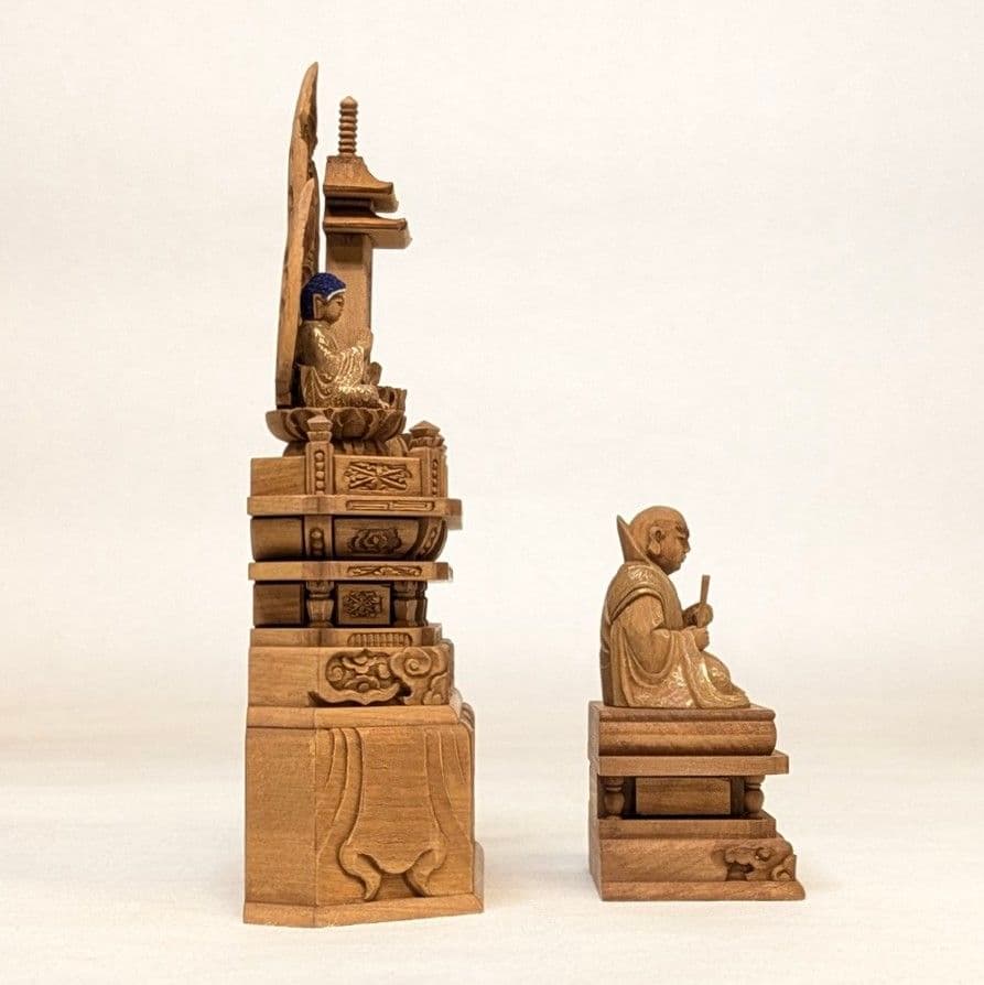 【セール・新品】 厨子入り　日蓮聖人　三宝尊　紅檀　金泥　総高さ約21㎝