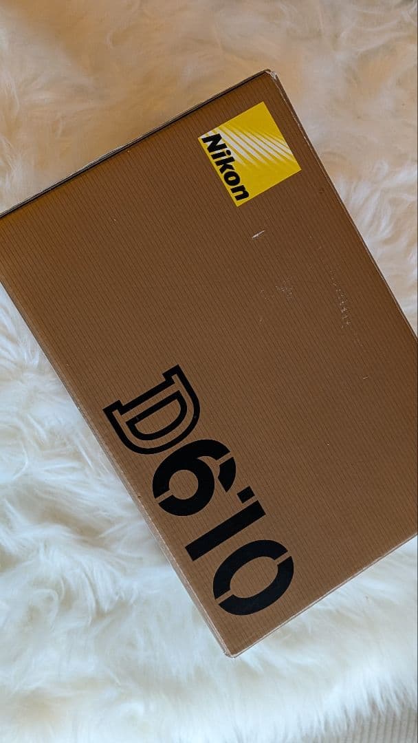 Nikon D610 デジタル一眼レフカメラ レンズ付き18-55mm