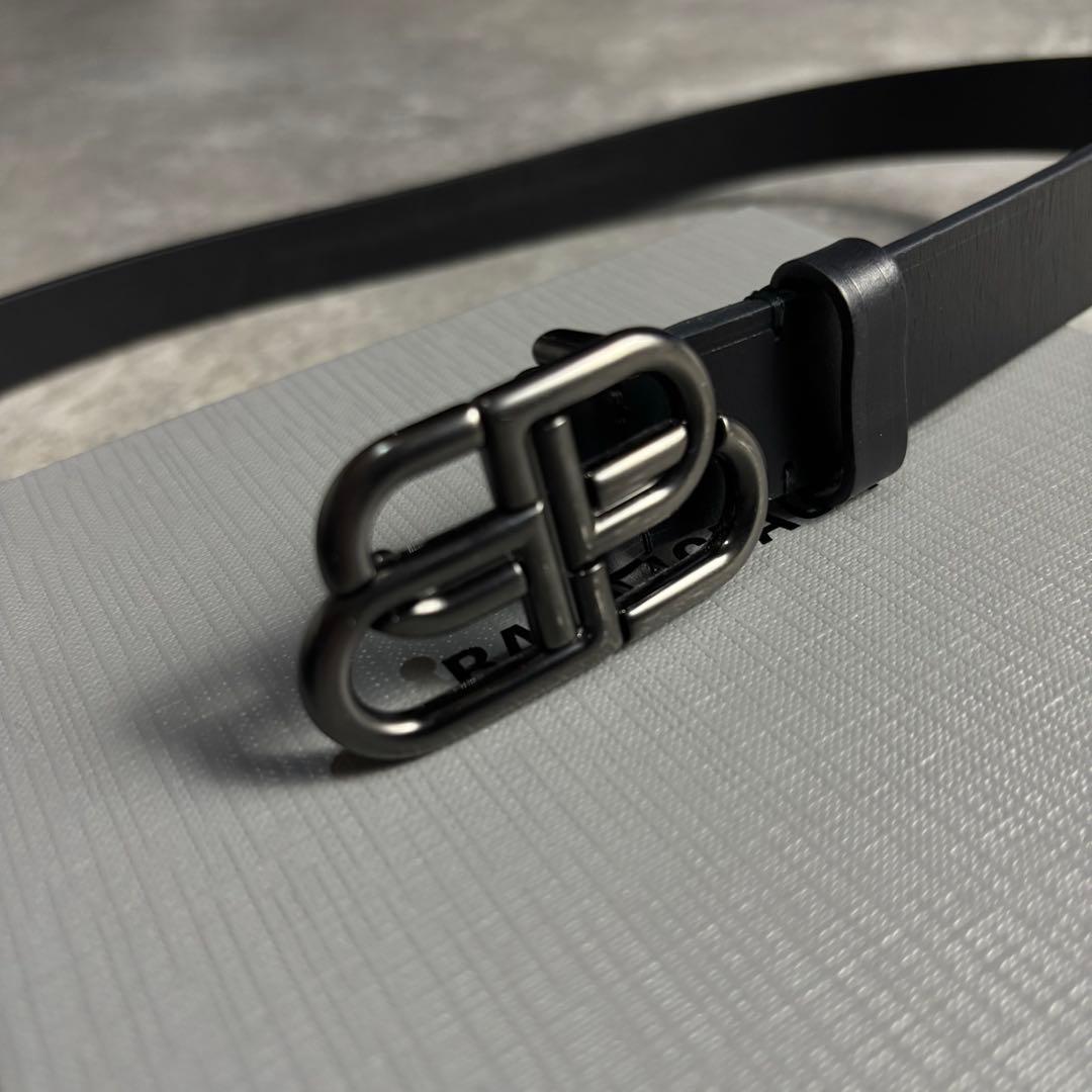 現行モデル BALENCIAGA ベルト BBロゴ マットシルバーバックル
