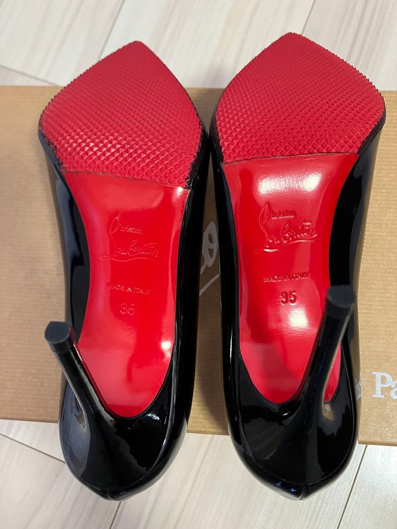 Christian Louboutin デコルテ554 100 パテント 35