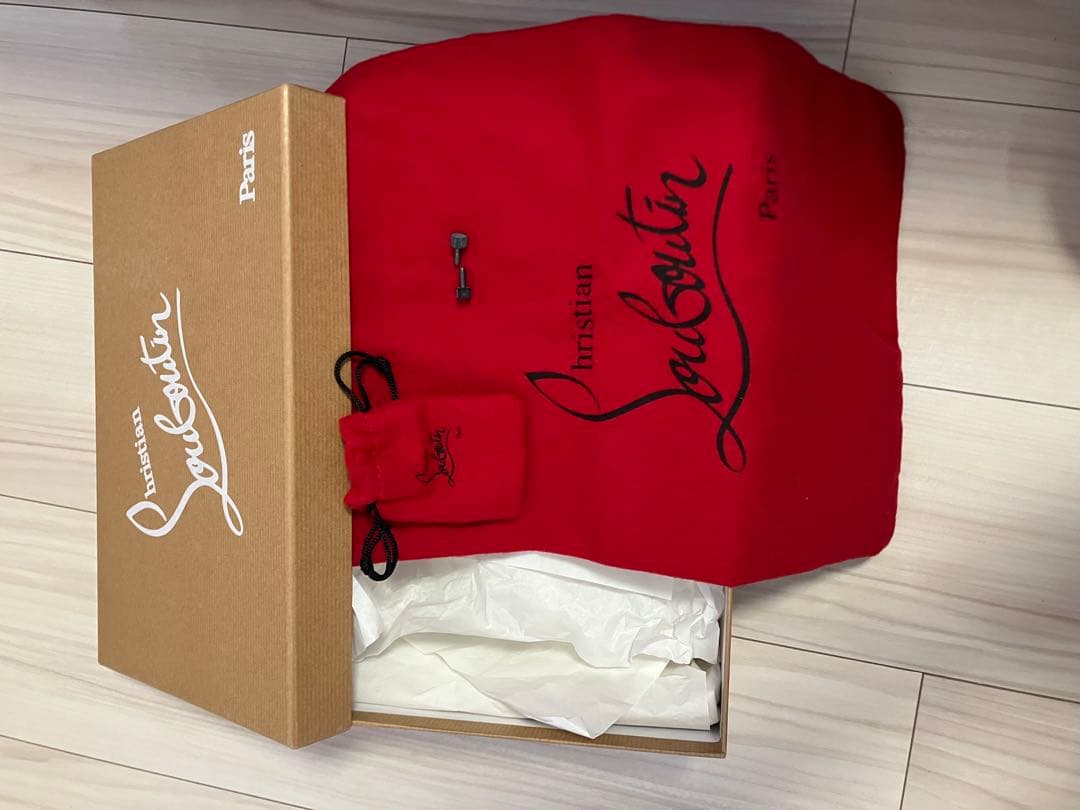 Christian Louboutin デコルテ554 100 パテント 35