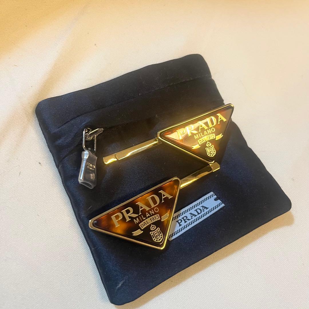 PRADA ゴールドヘアピン 2個セット