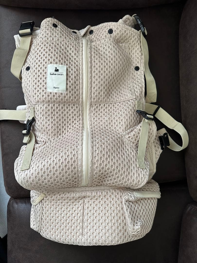 べべスワン　抱っこ紐　ベージュ色