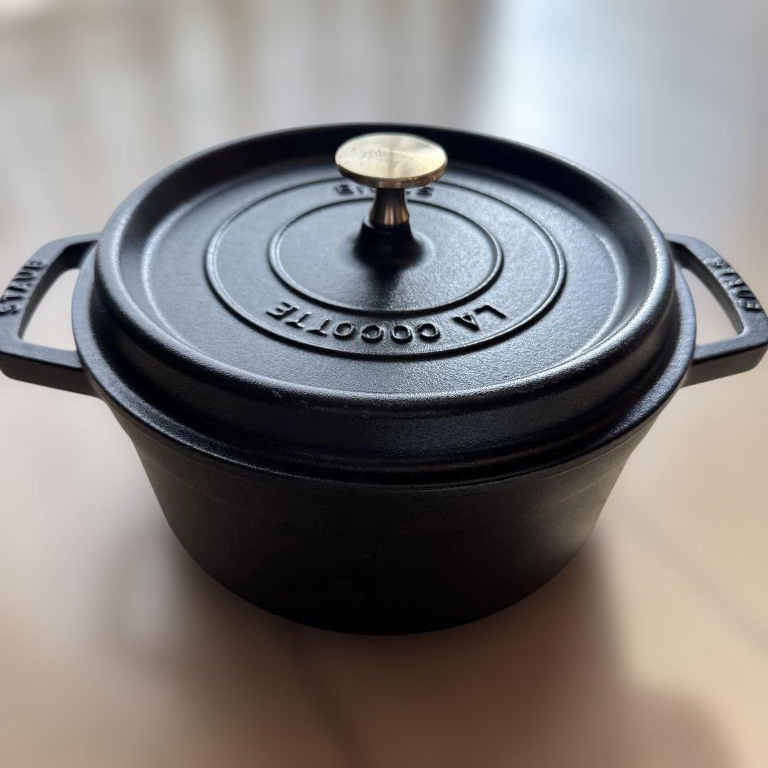 Staub ストウブ ピコ・ココットラウンド(22cm)シャイニーブラック