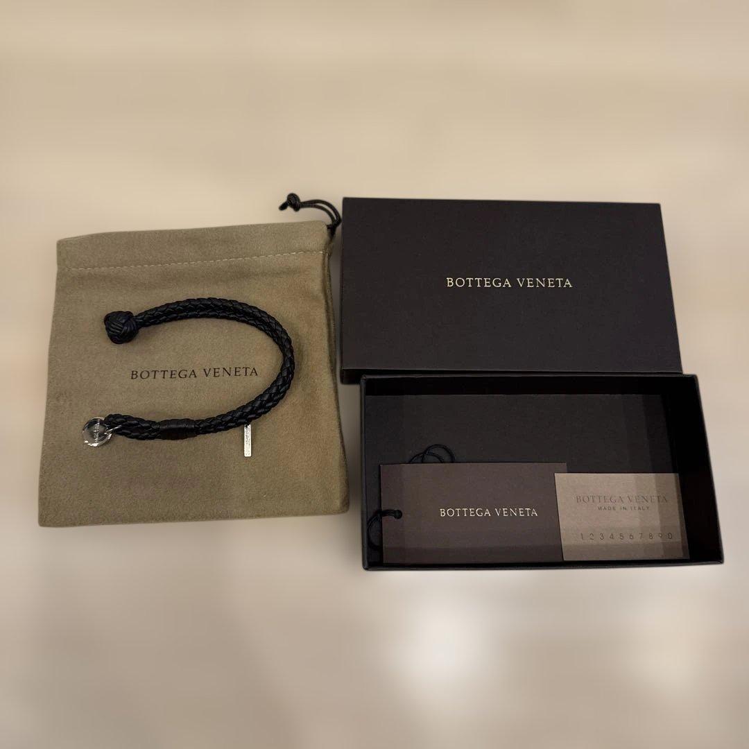 Bottega Veneta ブラックレザーブレスレット 箱有り