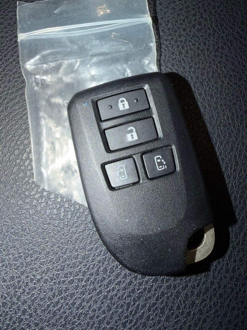 トヨタ ハイエース 純正スマートキー 両側パワースライド