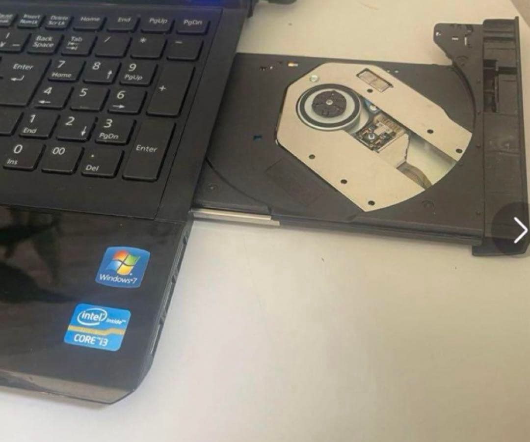 富士通　ノートパソコン core i3 windows11 AH45/H