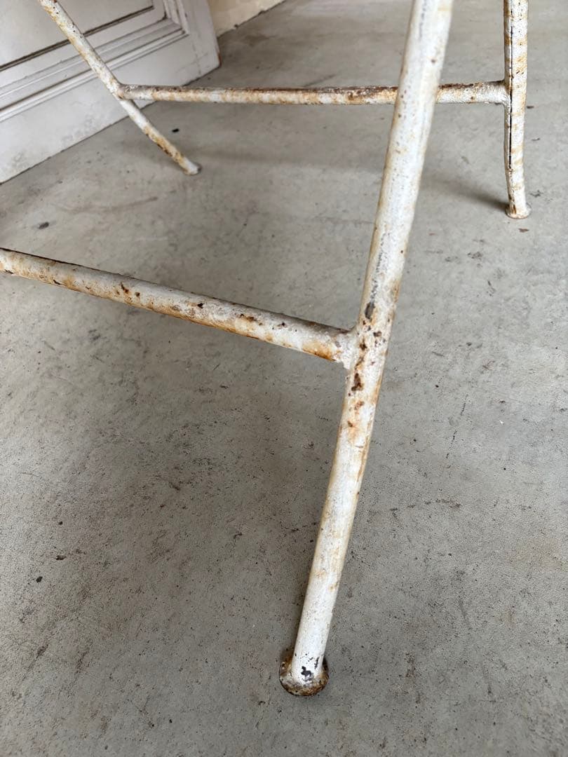 ベビーバス　ベース白　アンティーク