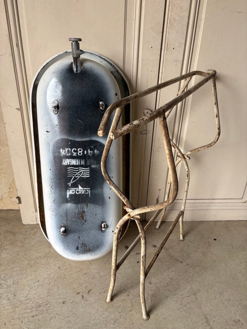 ベビーバス　ベース白　アンティーク