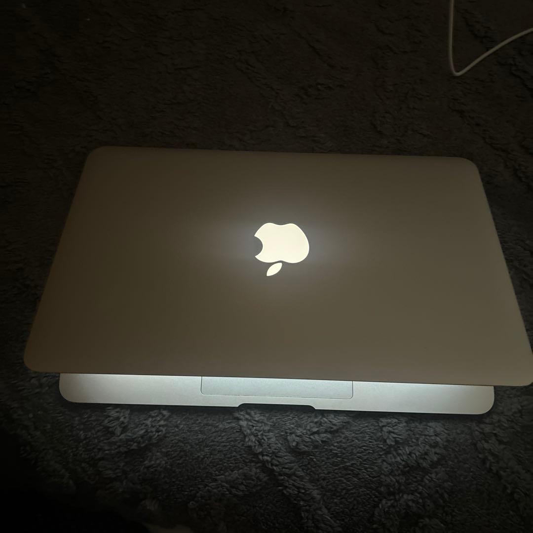 Apple MacBook Air 11インチ シルバー 本体