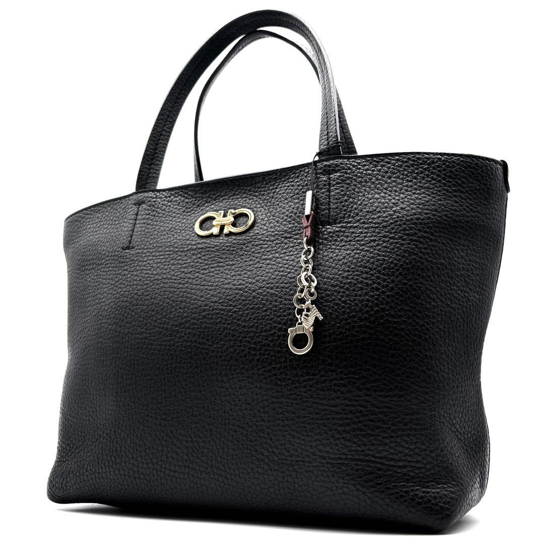 美品 サルヴァトーレフェラガモ ハンドバッグ レザー ガンチーニ レディース 黒