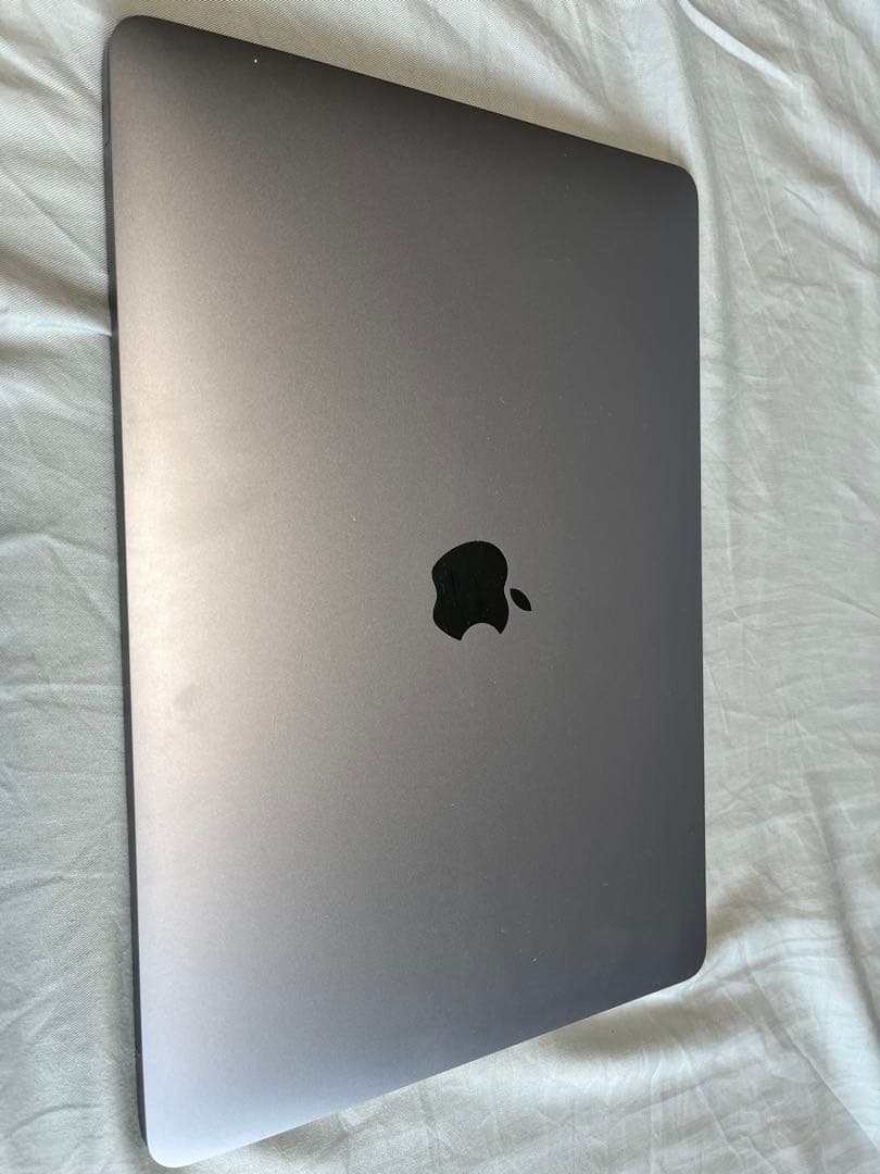 MacBook Pro 13inch 2019 付属品完備+Satechiハブ