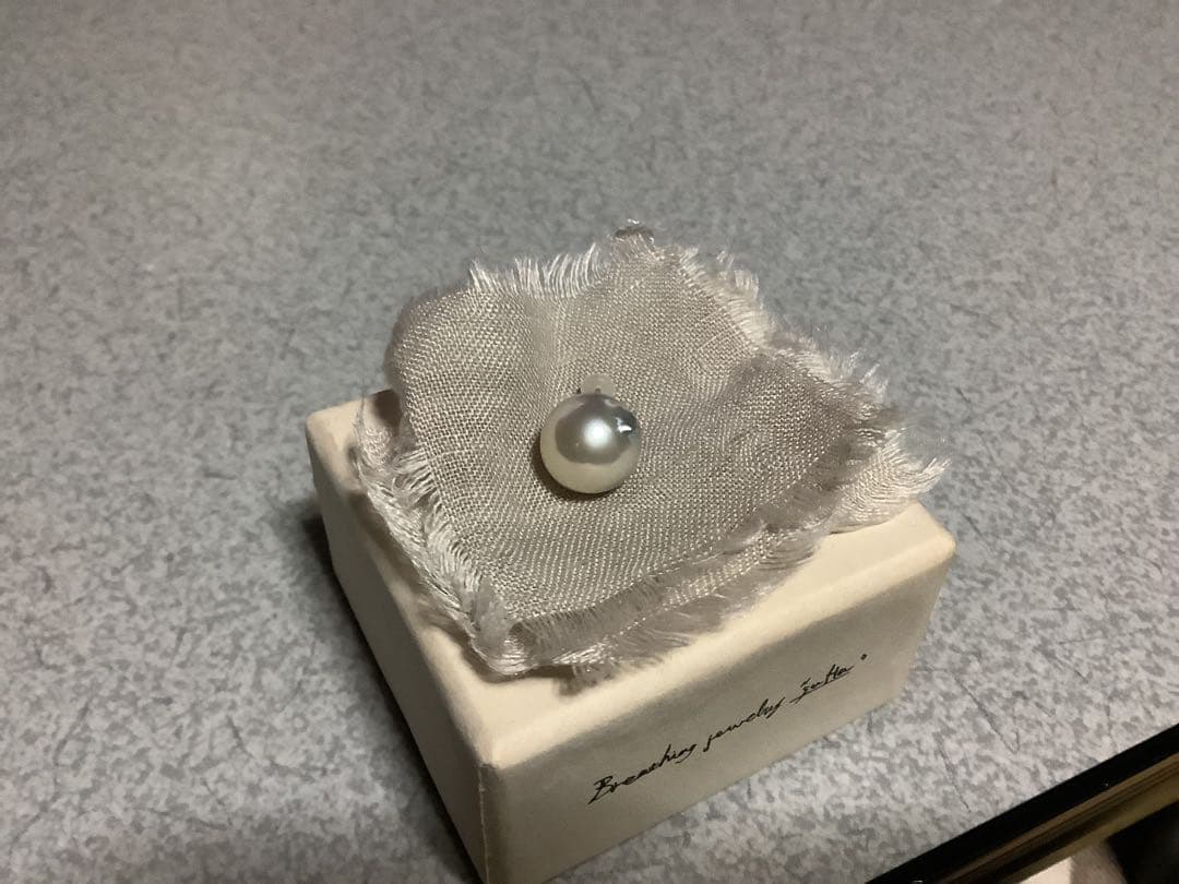 su Ha ピアス　“daughter” 真珠のシングルピアス /セミラウンド