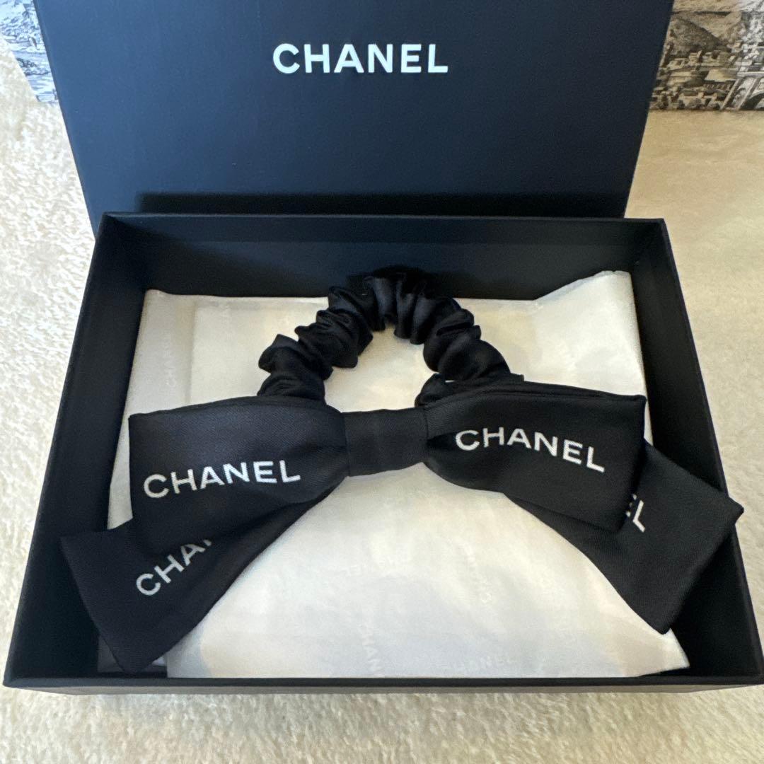 新品未使用CHANEL サテンリボンヘアゴム ボックス付き