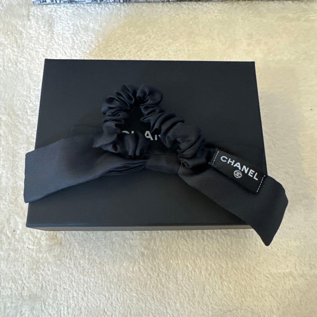 新品未使用CHANEL サテンリボンヘアゴム ボックス付き