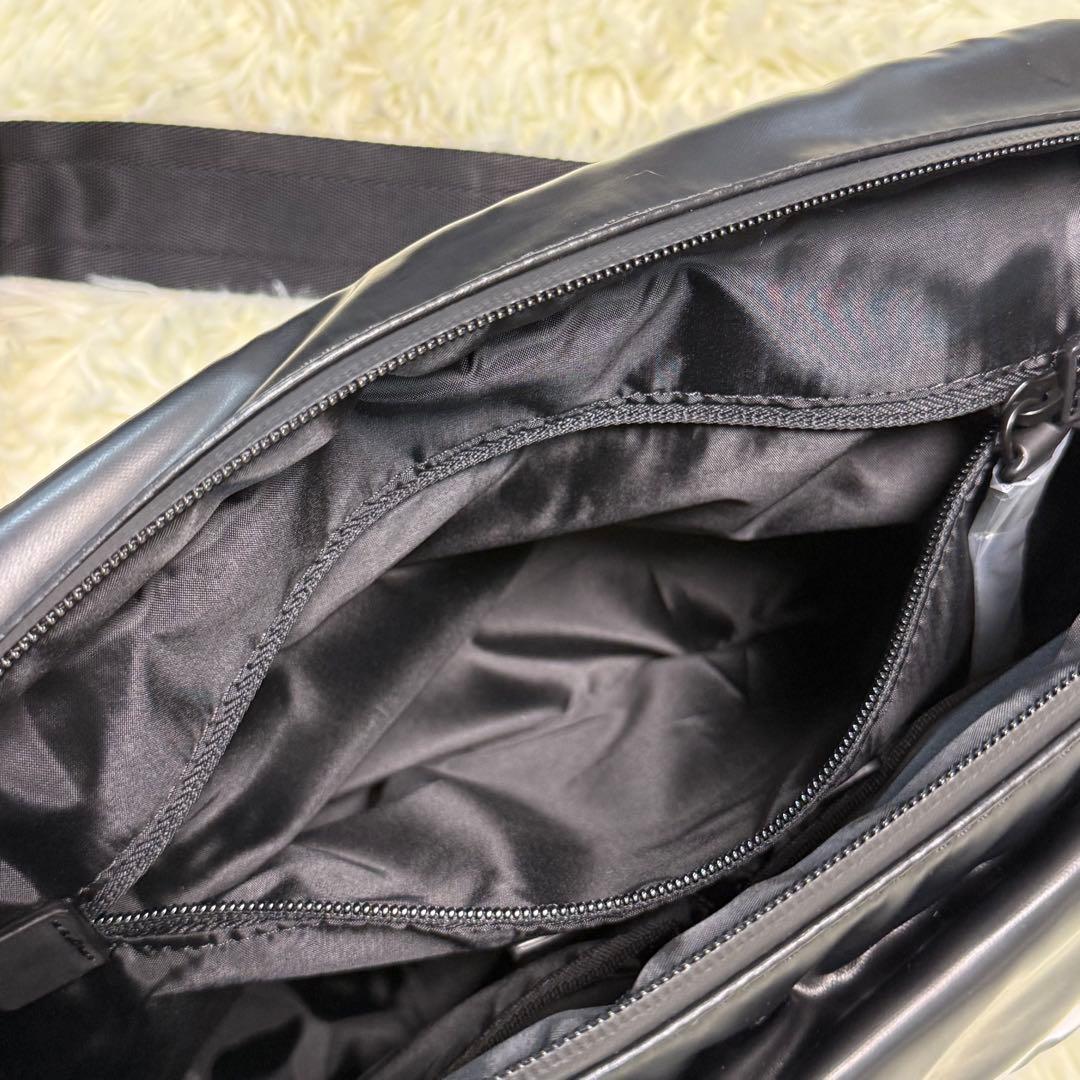 完売品新品未使用DIESEL ディーゼル F-BOLD CROSS ボディバッグ