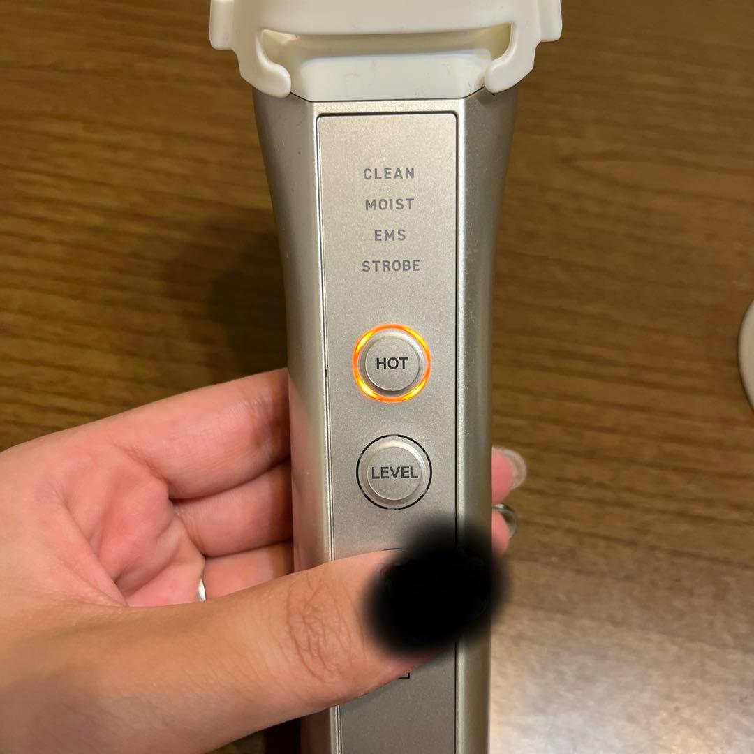 ナリス　ルミエ　LUMIE 美顔器 充電器付き　箱無し