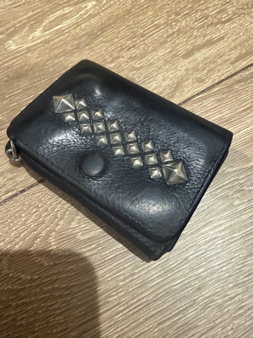 CALEE スタッズ付きブラックレザーケース