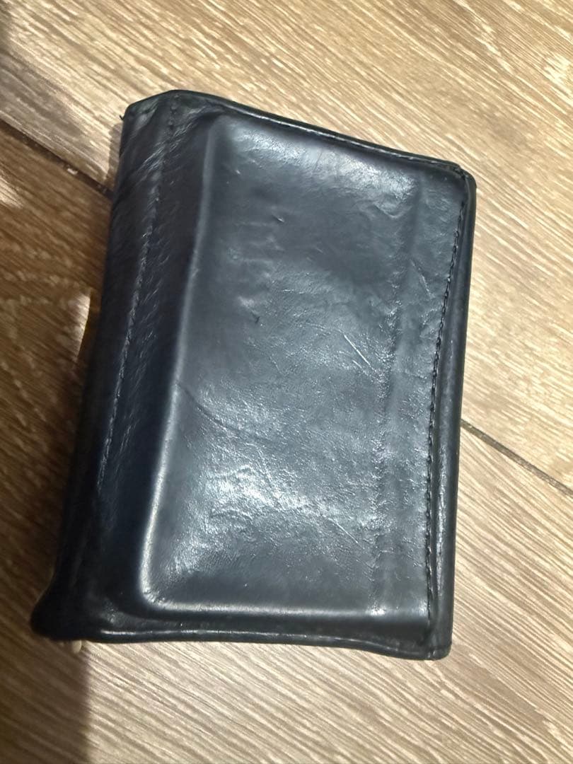 CALEE スタッズ付きブラックレザーケース