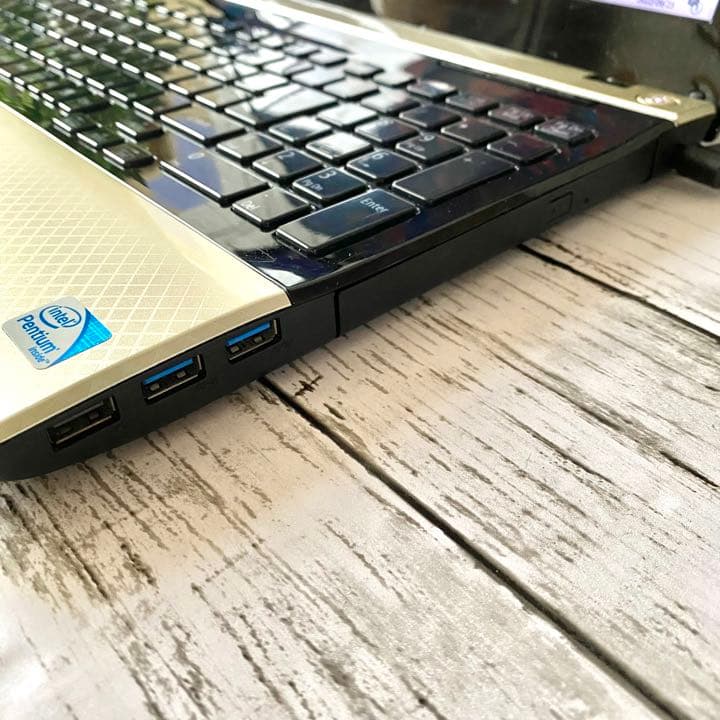 新品SSD搭載❗️webカメラ付き⭐️人気カラ-ゴ-ルド⭐️ノ-トパソコン⭐️NEC