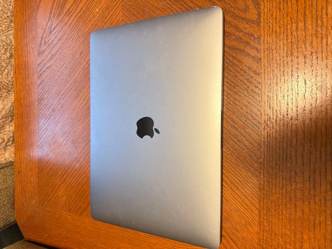 MacBook Pro シルバー