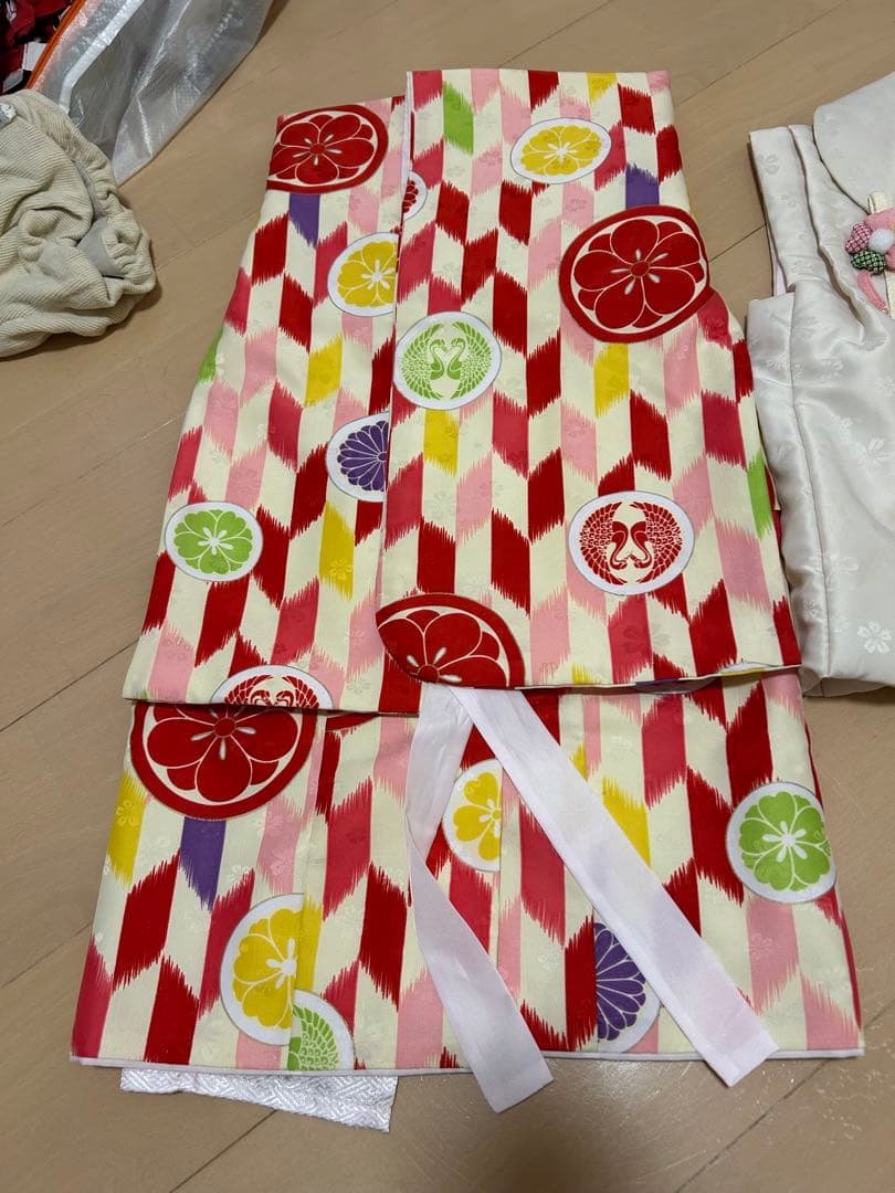 七五三用子供着物 赤と白の花柄