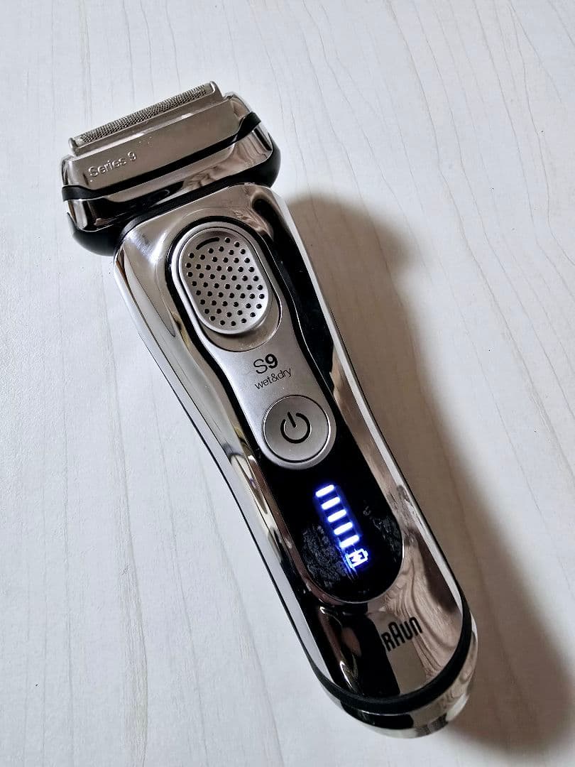 BRAUN ブラウン 電気シェーバー Series9 S9 動作確認済洗浄機付