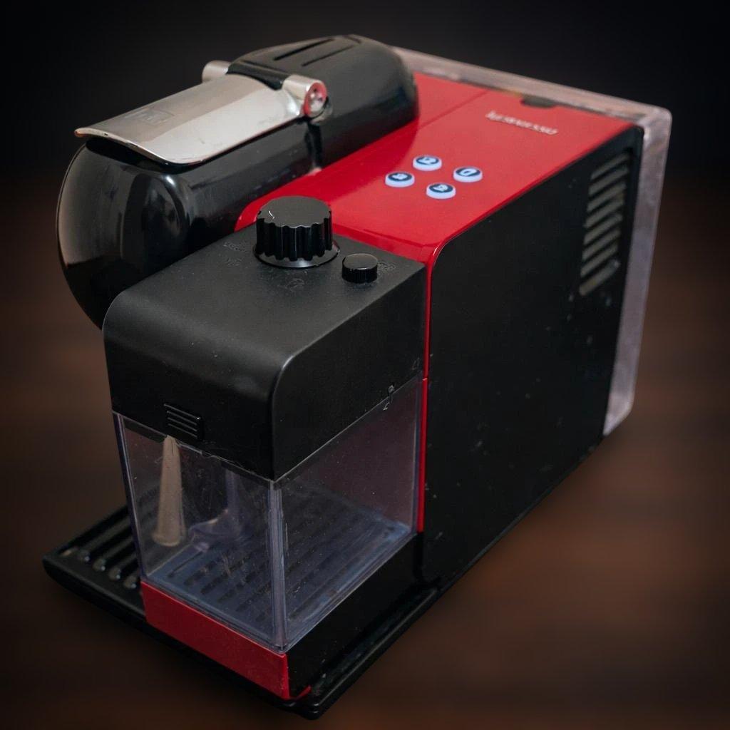 ネスプレッソ Lattissima+ カプセル式 エスプレッソマシン 19bar